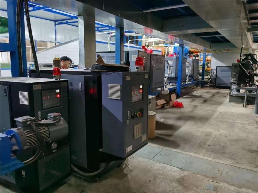 湖州油加熱器/油循環模溫機/水溫度控制機/模具溫度控制機/冷熱一體模溫機